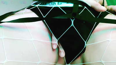 Roodharige legt uit hoe ze haar lul moet aftrekken en laat haar kutje zien - Dirty Words